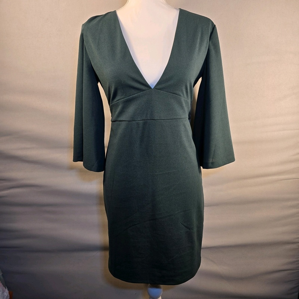 Lulus Womens Green Bell Sleeve‎ Dress Medium Tie Back Deep 0V Neck Bodycon Party
